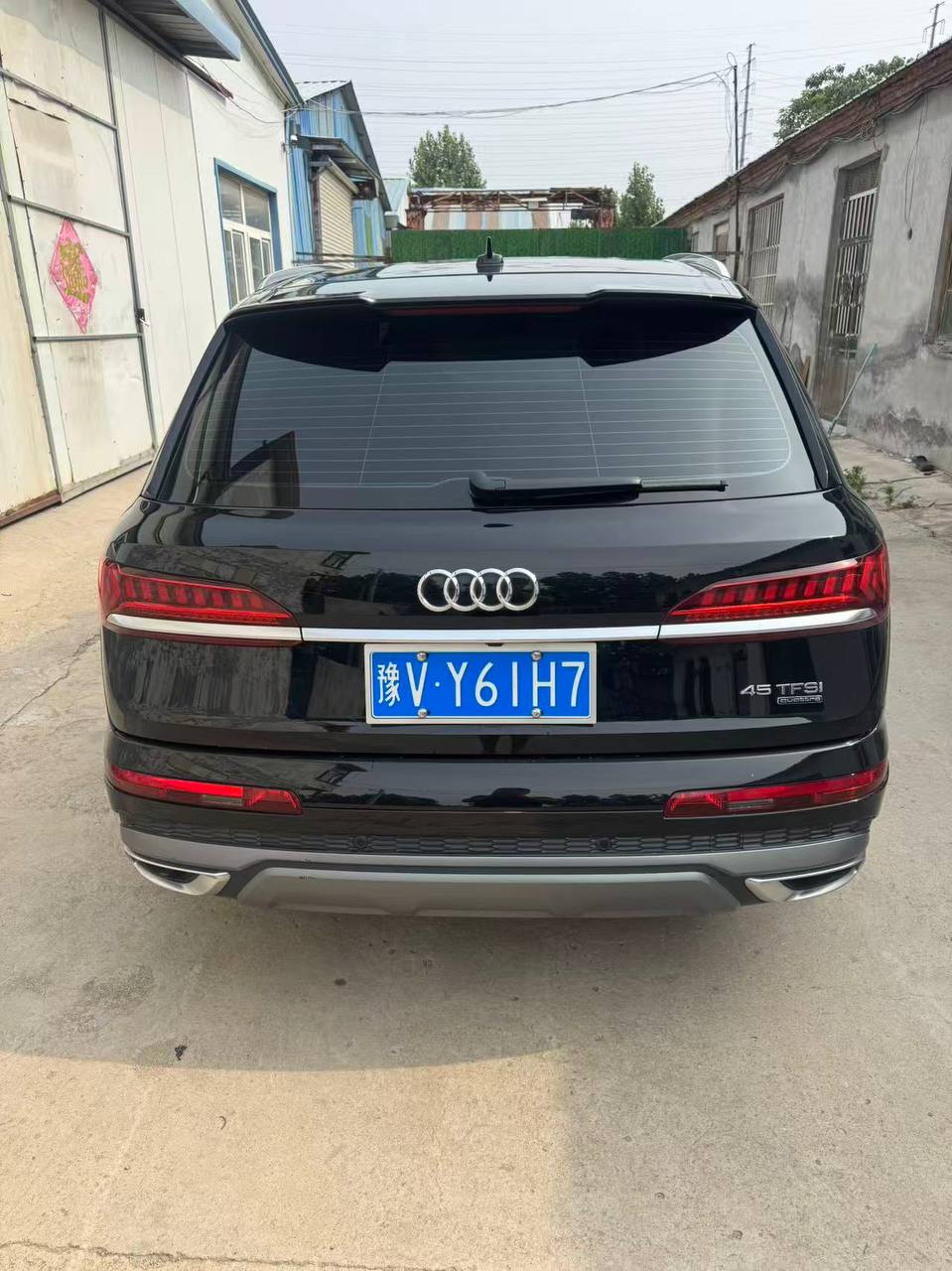 豫V Y61H7奥迪小型普通客车一辆